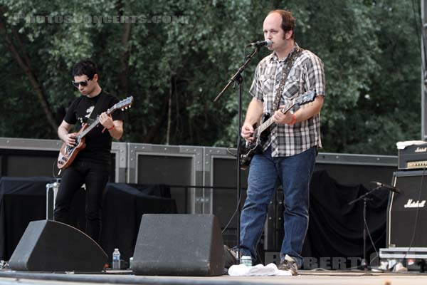 ONEIDA - 2010-06-05 - PARIS - Parc de la Villette - 